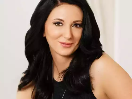 Anika Ray,
                            Spirituality
                            Expert at Συμπόσιο Θερινού Ηλιοστασίου